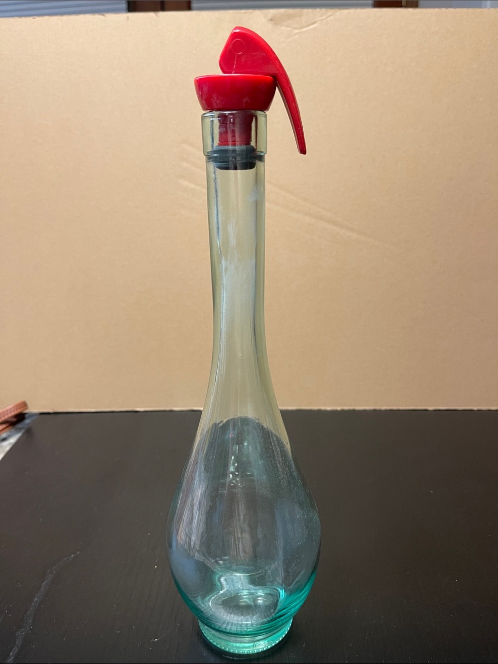 Red-Top Glass Oil Pourer Bottle - Stylish Drip-Free Pouring